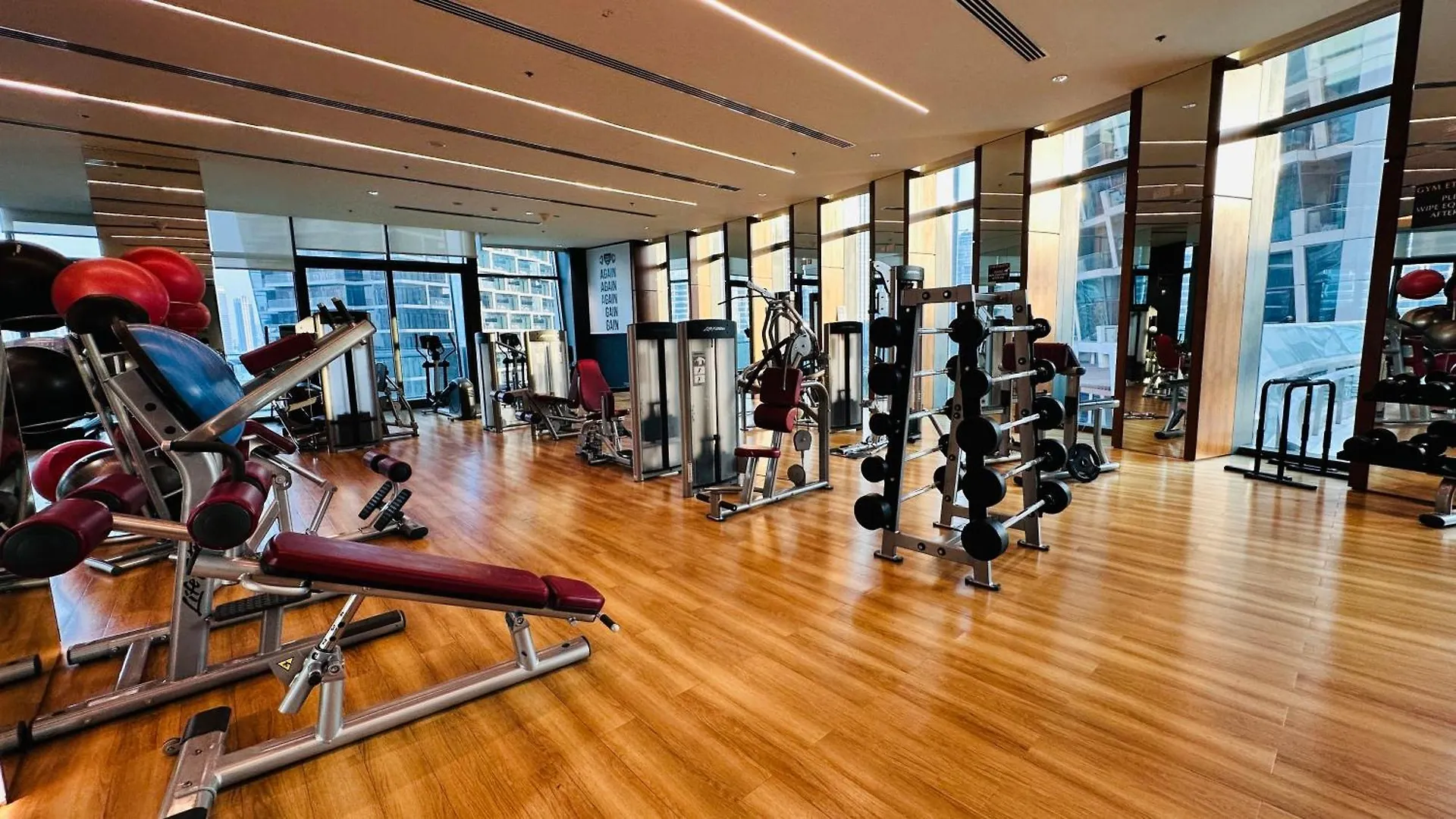 Dubai Mall Direct Connection Apartment - Burj Vista