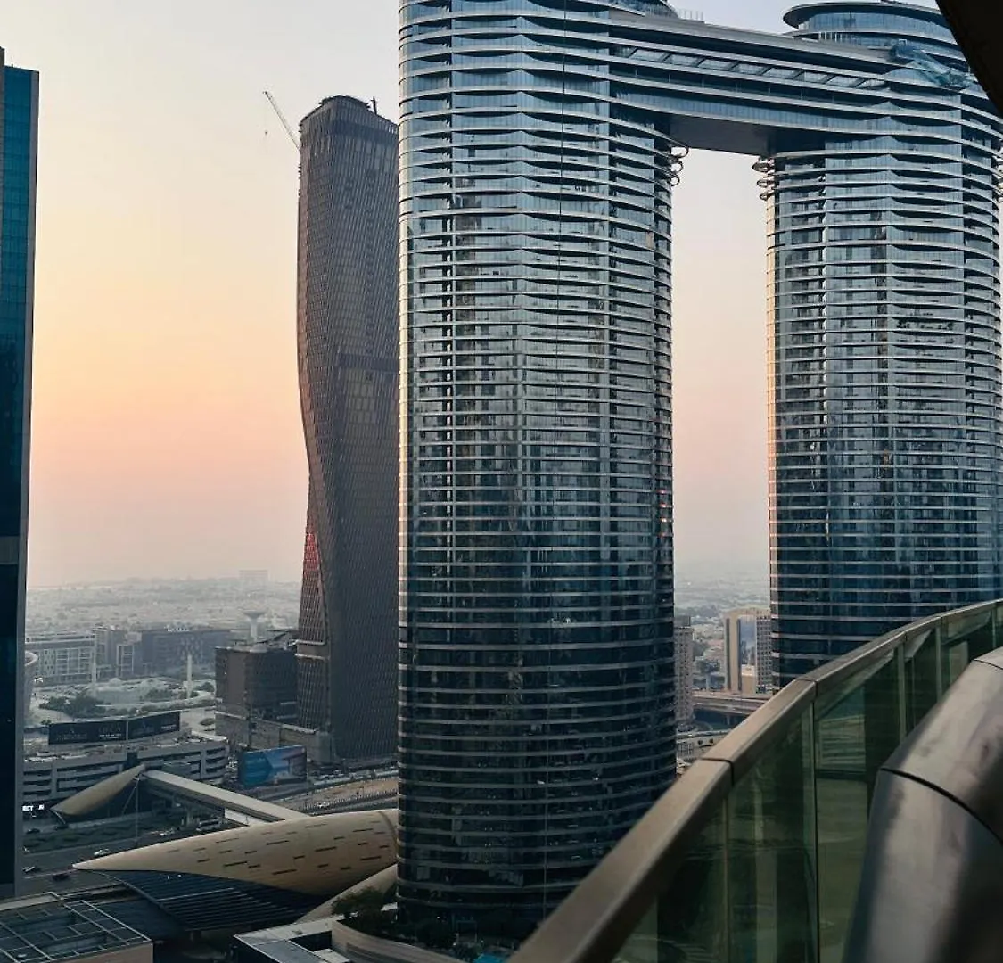 Dubai Mall Direct Connection Apartment - Burj Vista