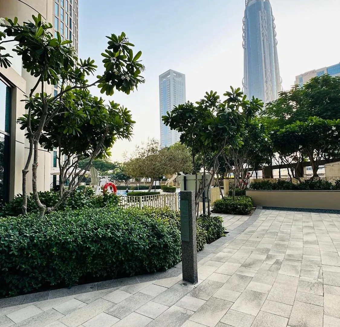 Dubai Mall Direct Connection Apartment - Burj Vista