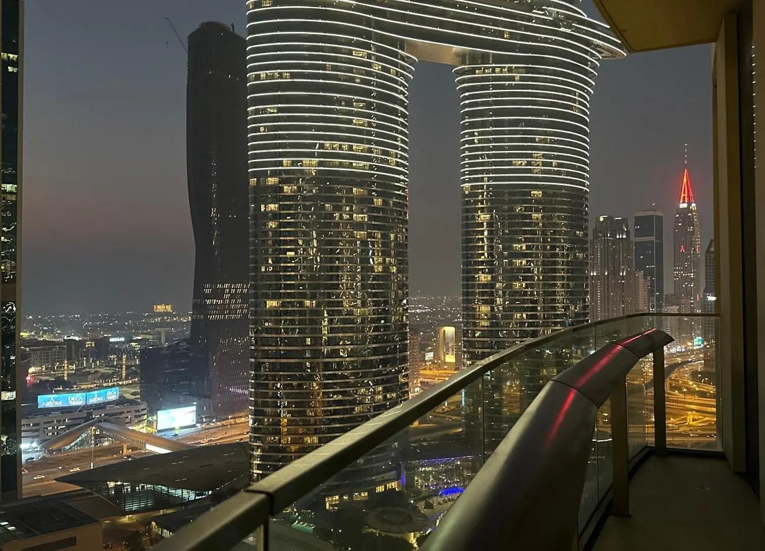 Dubai Mall Direct Connection Apartment - Burj Vista