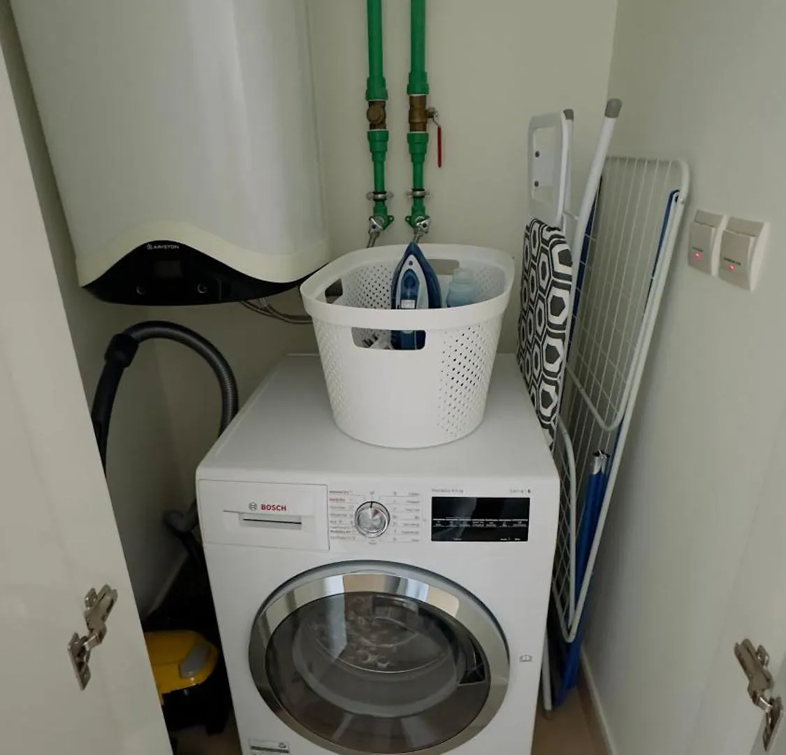 Dubai Mall Direct Connection Apartment - Burj Vista 0*,  United Arab Emirates