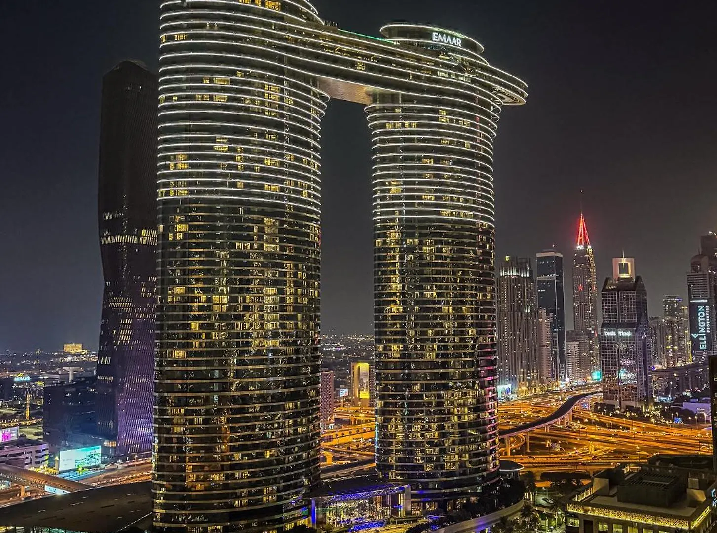 Dubai Mall Direct Connection Apartment - Burj Vista