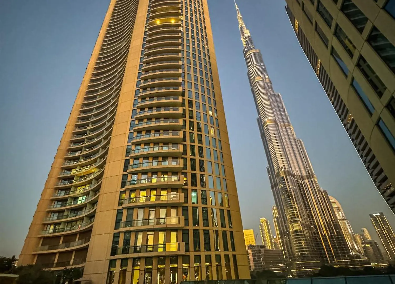 Dubai Mall Direct Connection Apartment - Burj Vista United Arab Emirates