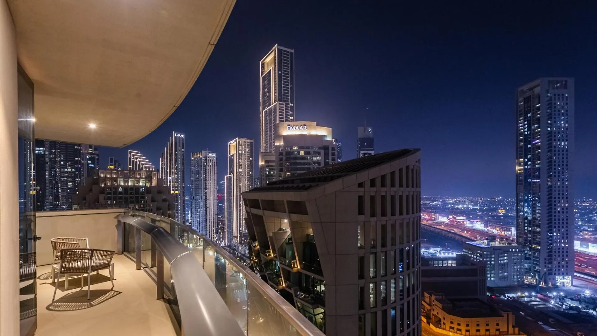 Dubai Mall Direct Connection Apartment - Burj Vista United Arab Emirates