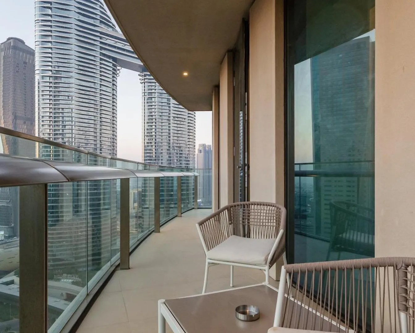 Dubai Mall Direct Connection Apartment - Burj Vista 0*,  United Arab Emirates
